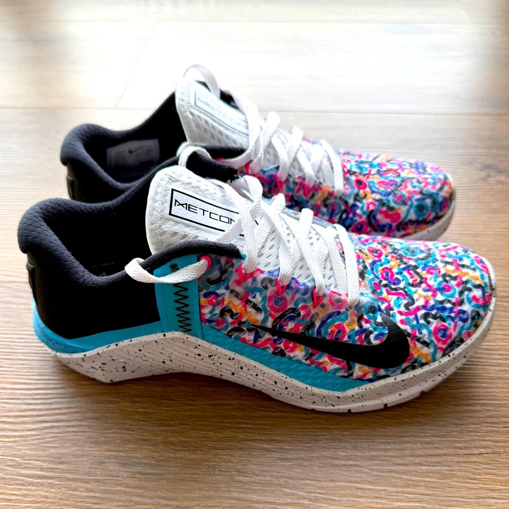 Nike Metcon 6 in White and Black Baltic Blue Pink Blast